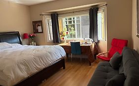 Rose Garden Vancouver Airport - Richmond Bc